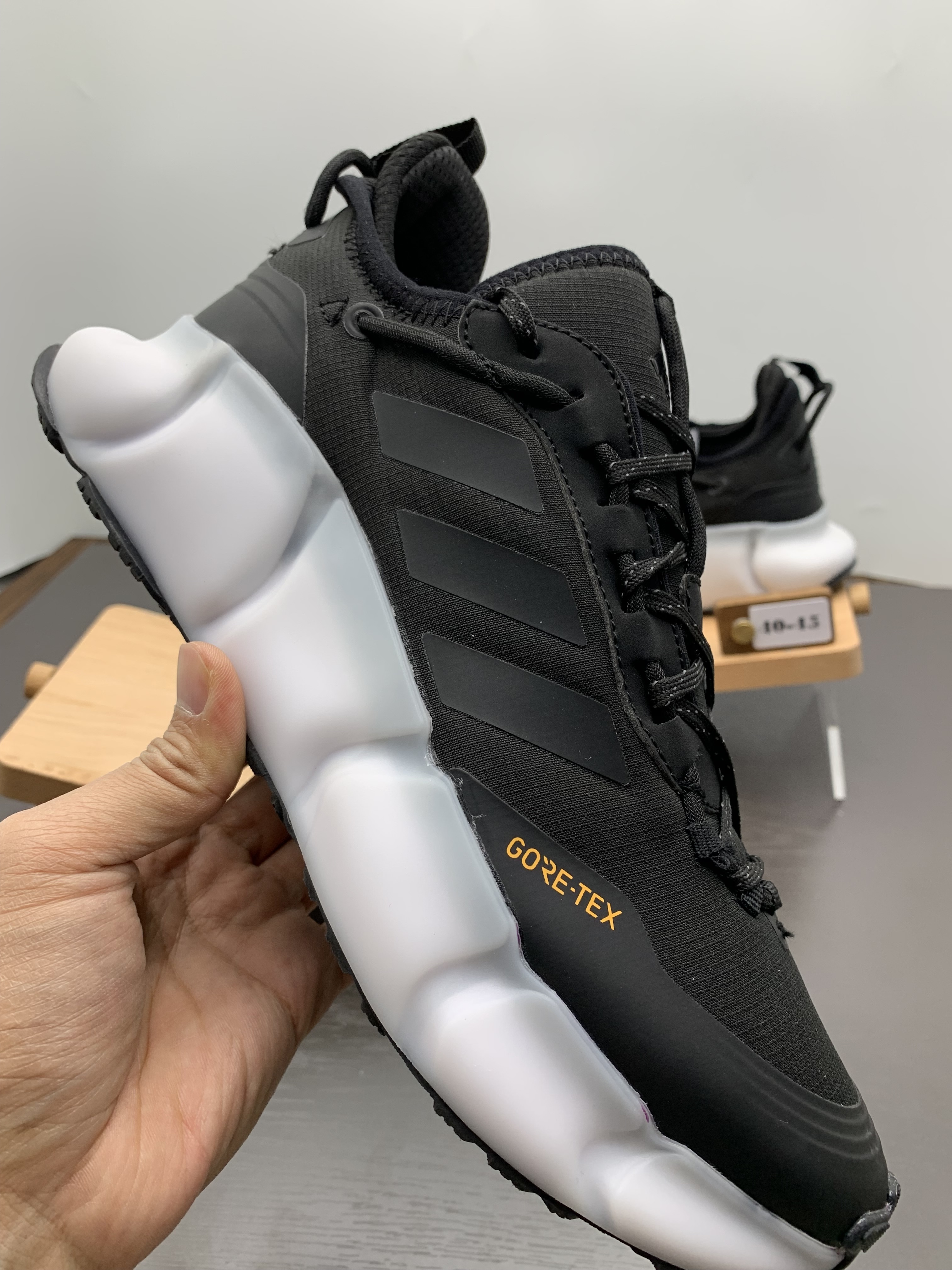 Adidas Gore-Tex（F46）