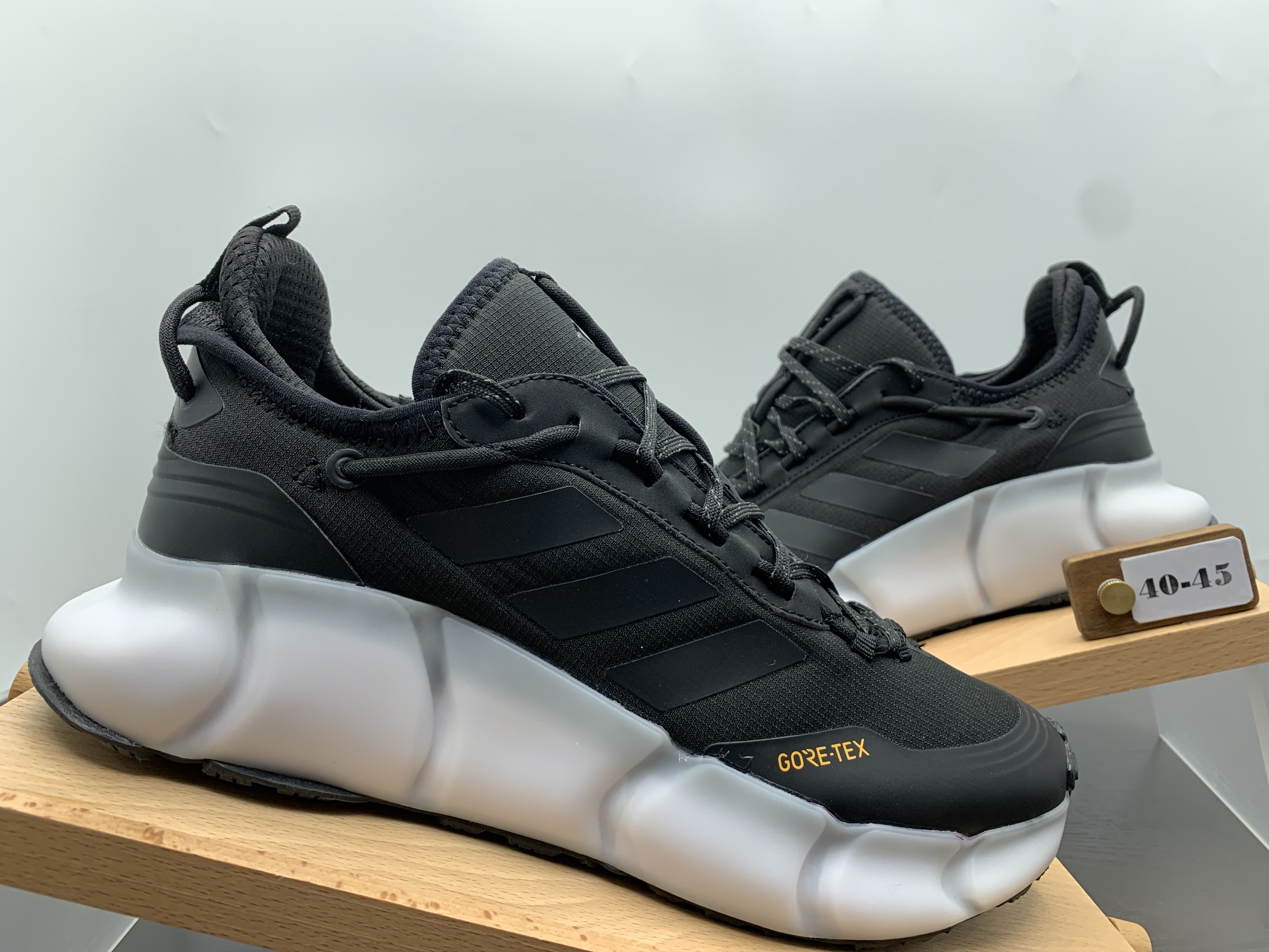 Adidas Gore-Tex（F46）