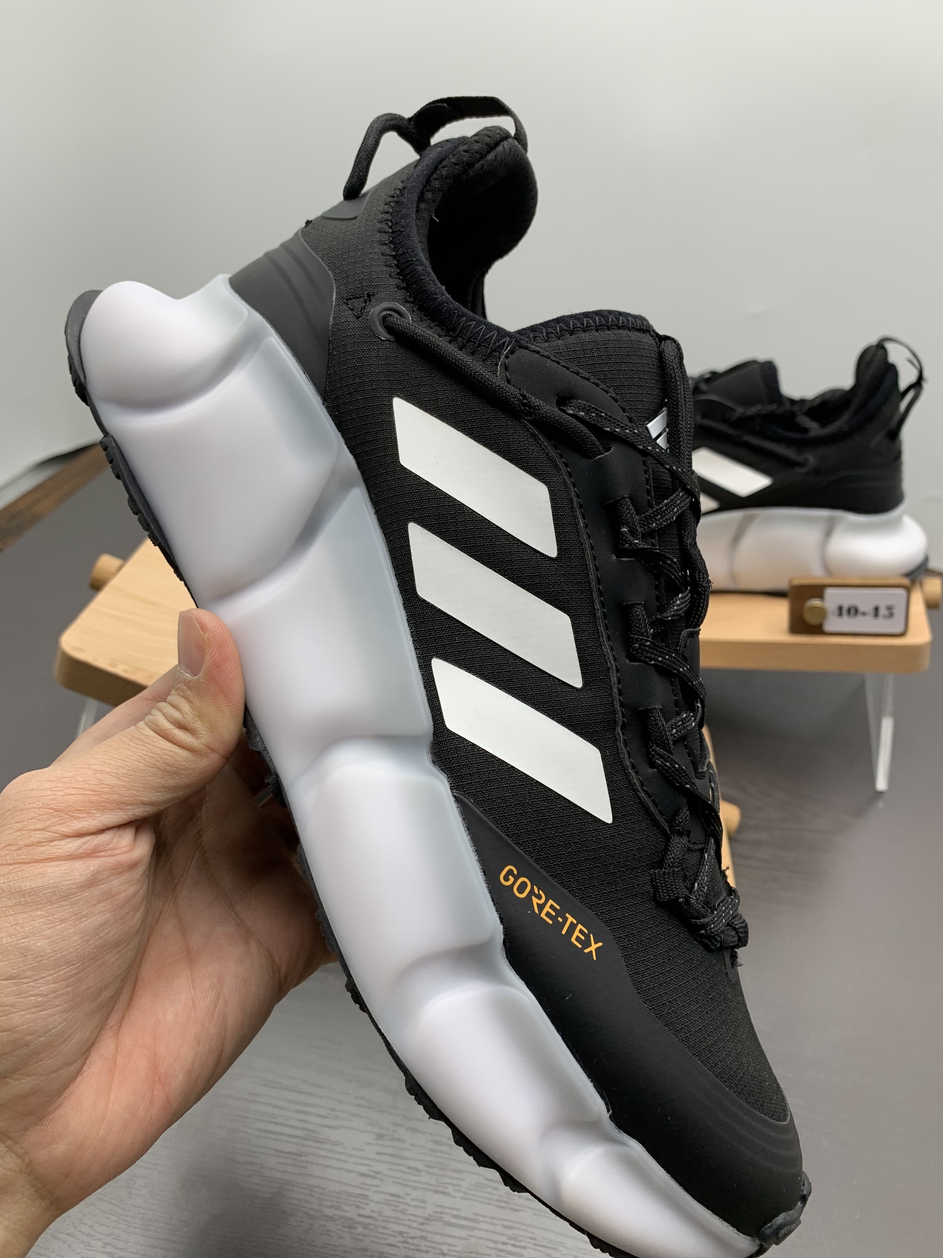Adidas Gore-Tex（F46）