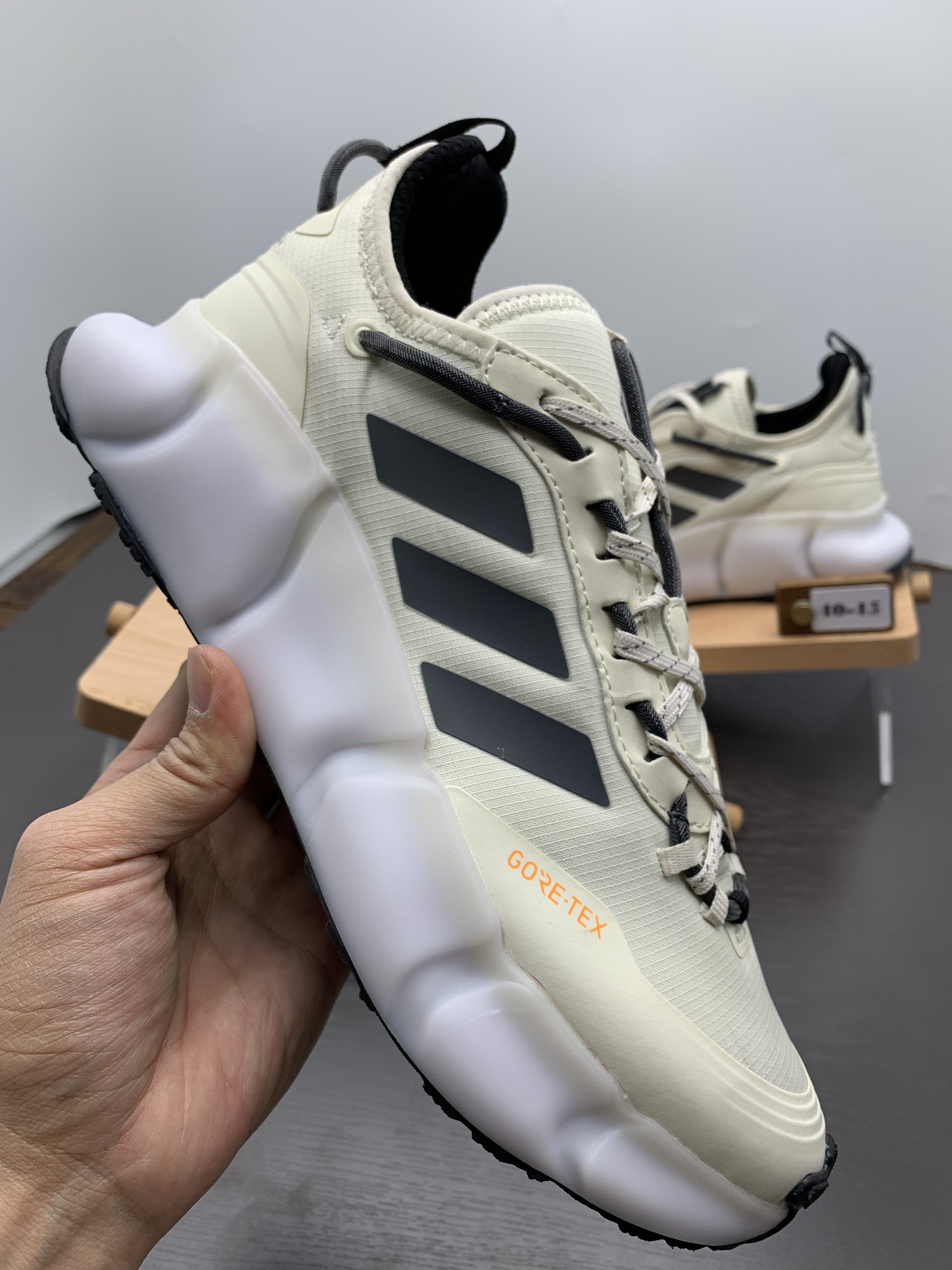 Adidas Gore-Tex（F46）