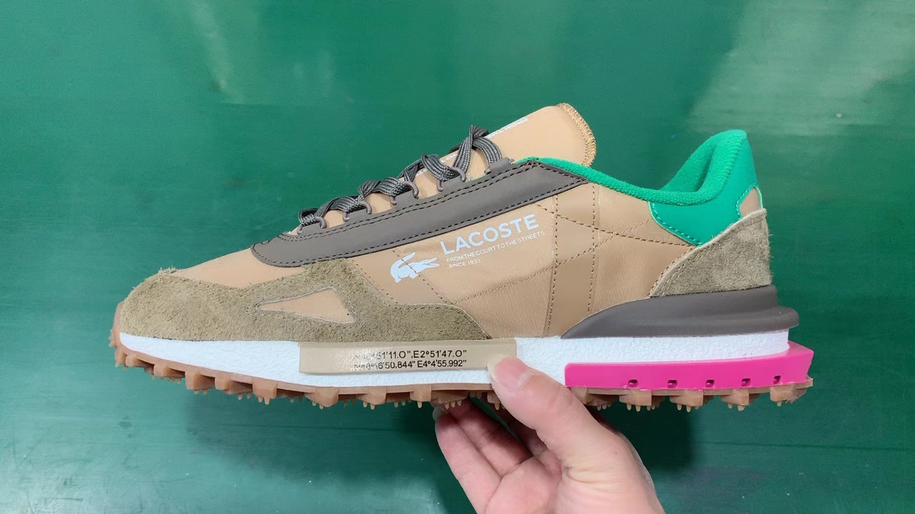 Lacost-e Suede（F2）