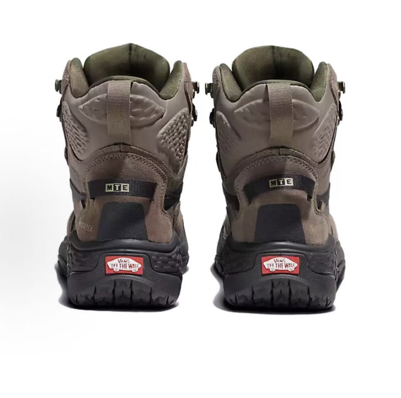 Van-s Outdoor High (J-5)