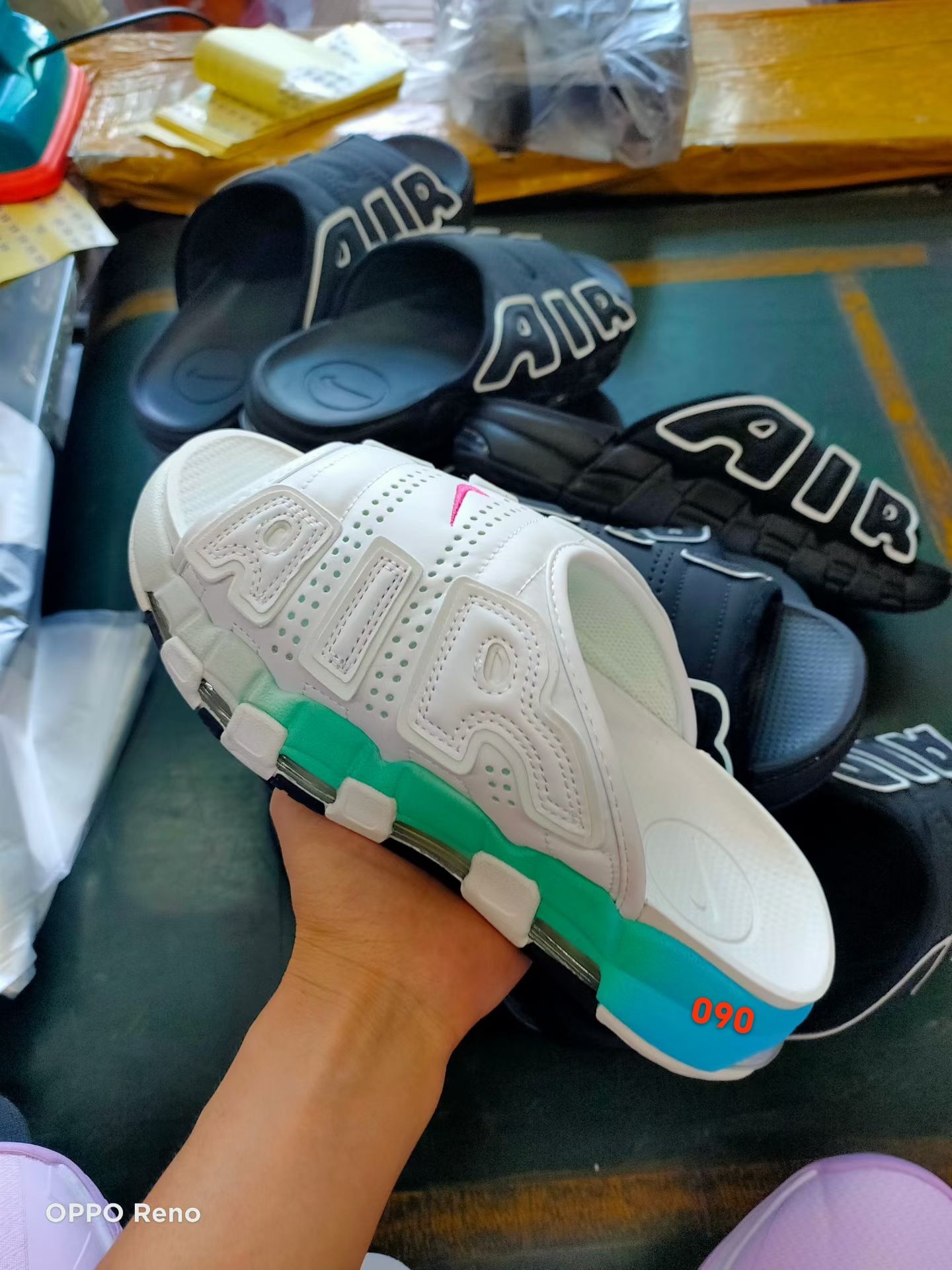 Air Uptempo Slippers（090）