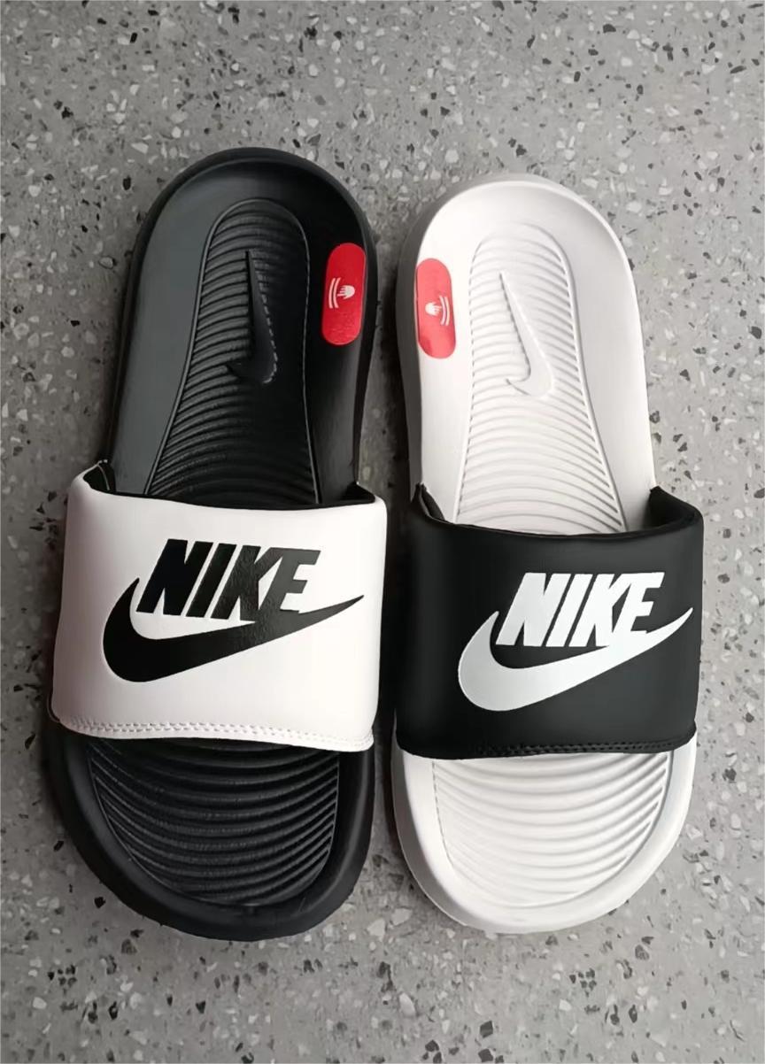 Nike Victori One Slide Print (H-rs)