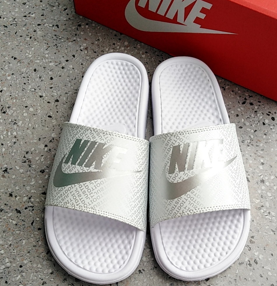 Nike Benassi Slippers