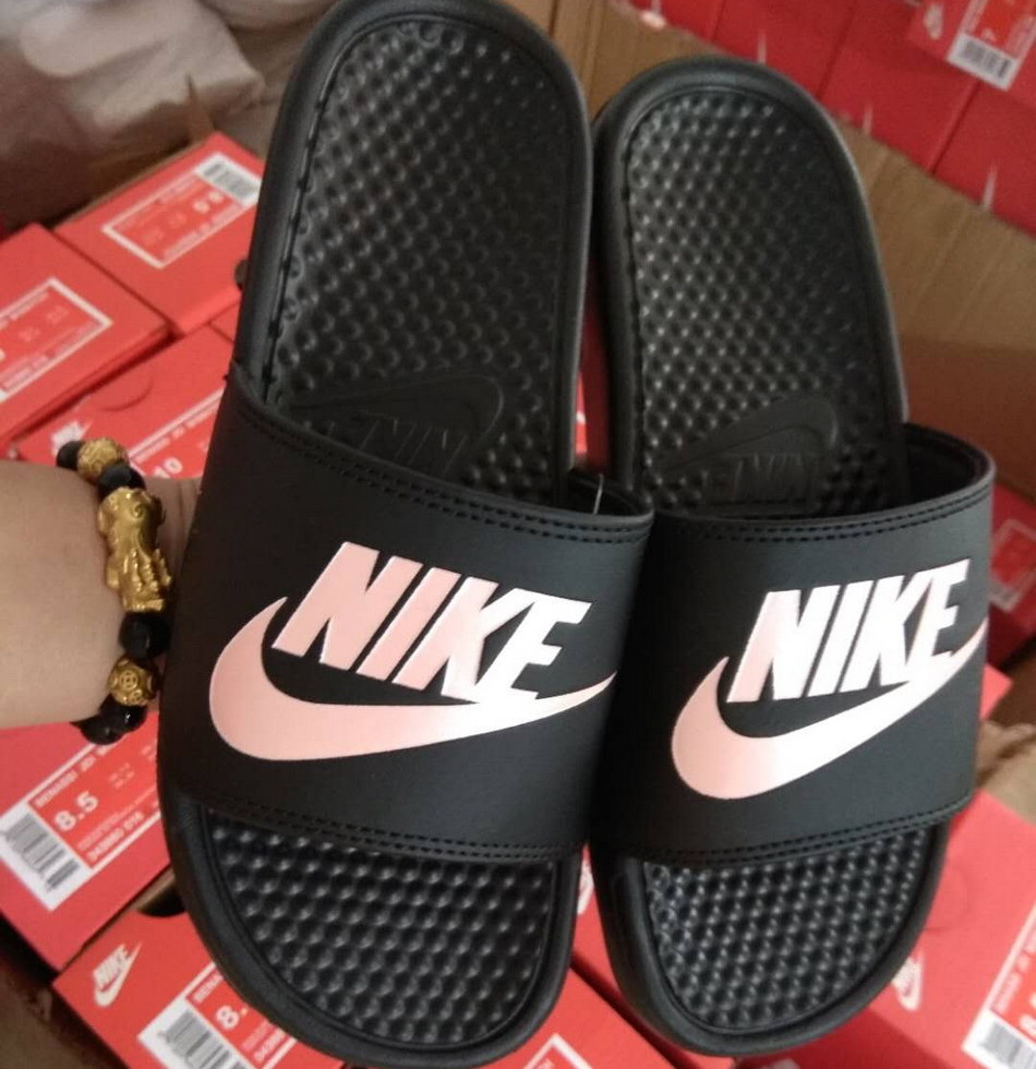 Nike Benassi Slippers