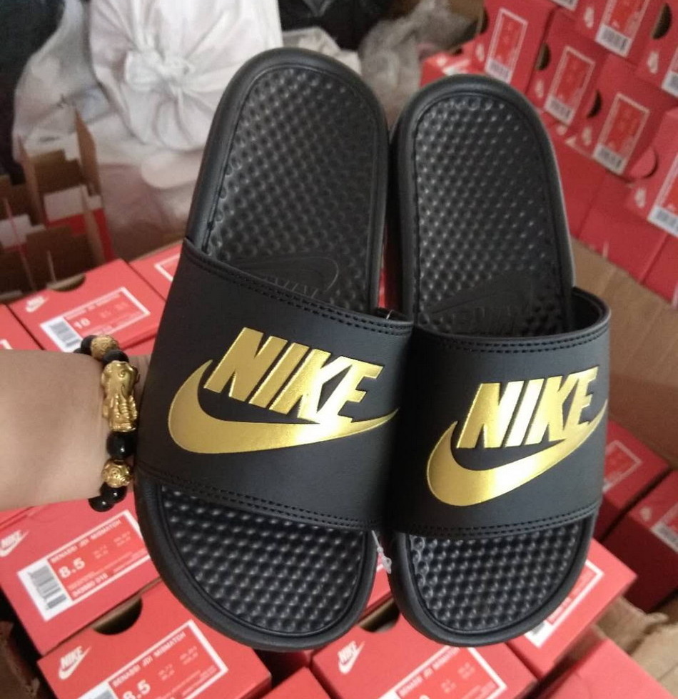 Nike Benassi Slippers