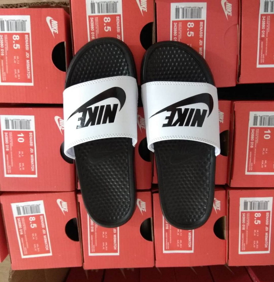 Nike Benassi Slippers