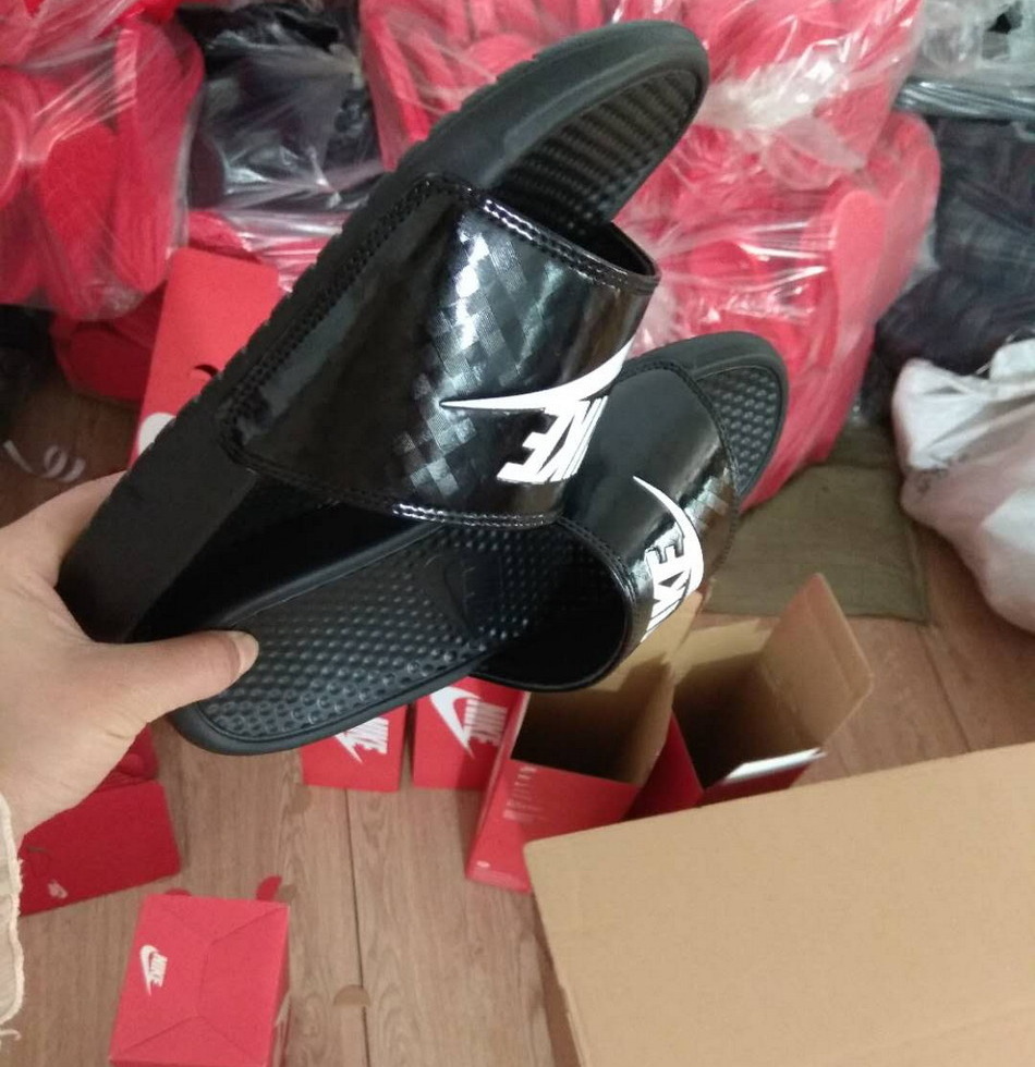 Nike Benassi Slippers