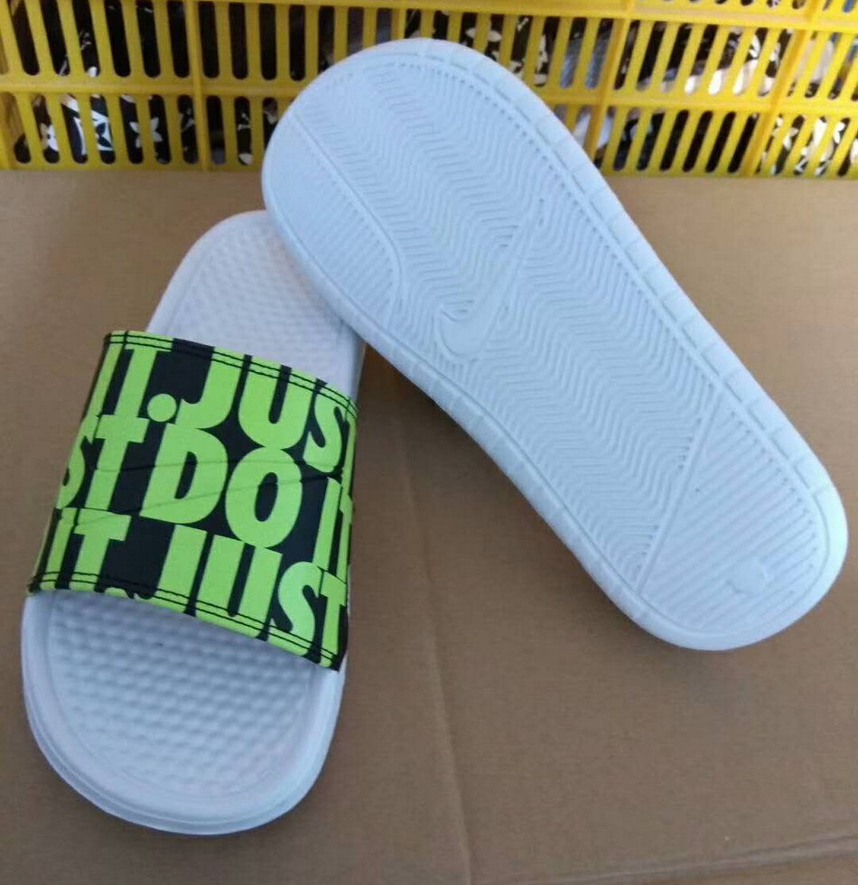 Nike Benassi Slippers