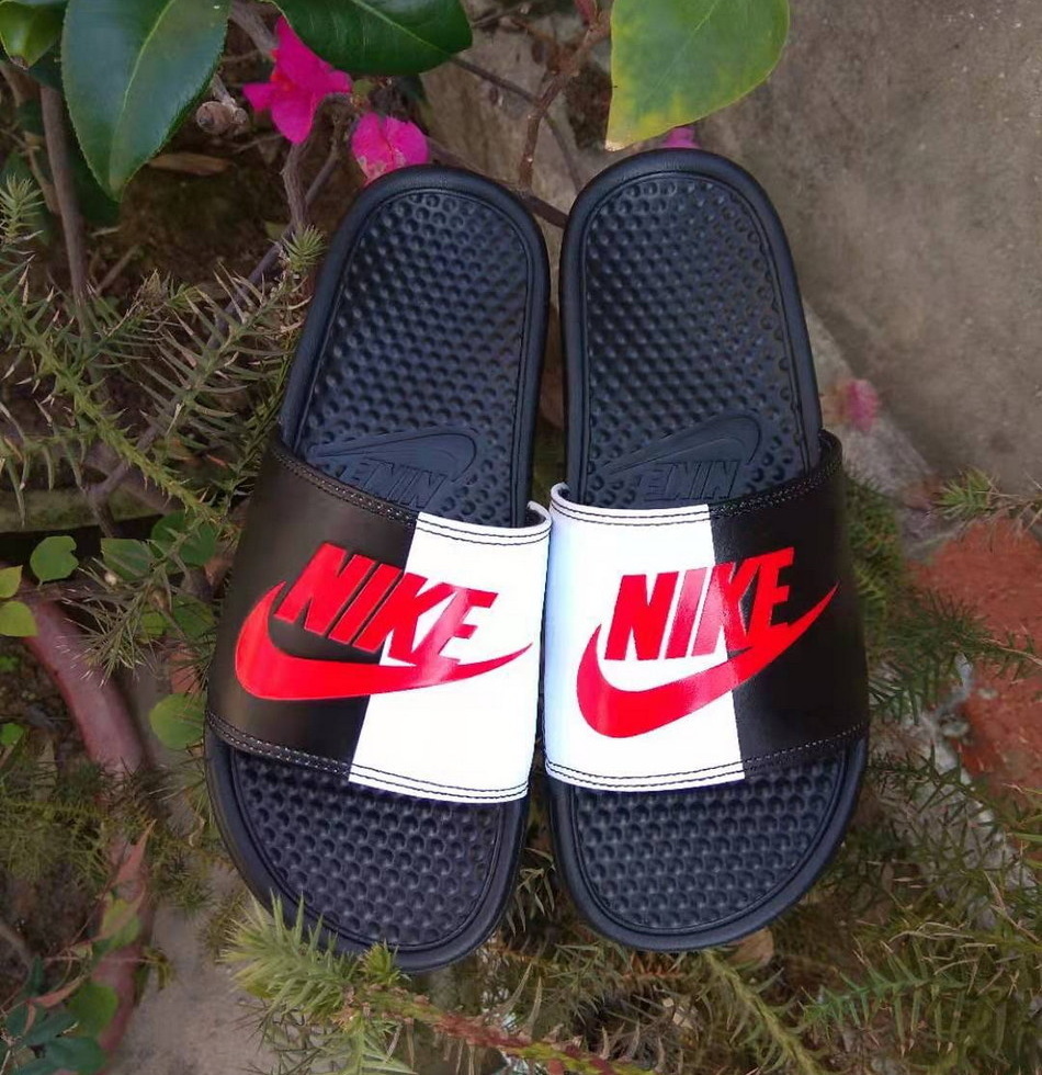 Nike Benassi Slippers