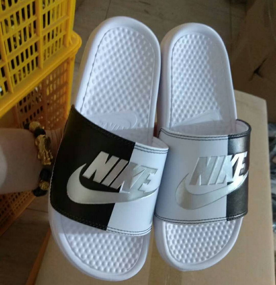 Nike Benassi Slippers