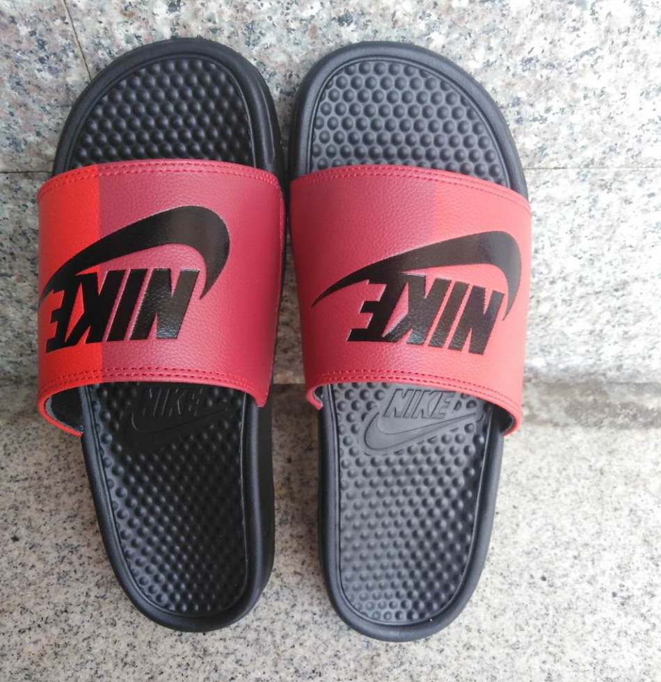 Nike Benassi Slippers
