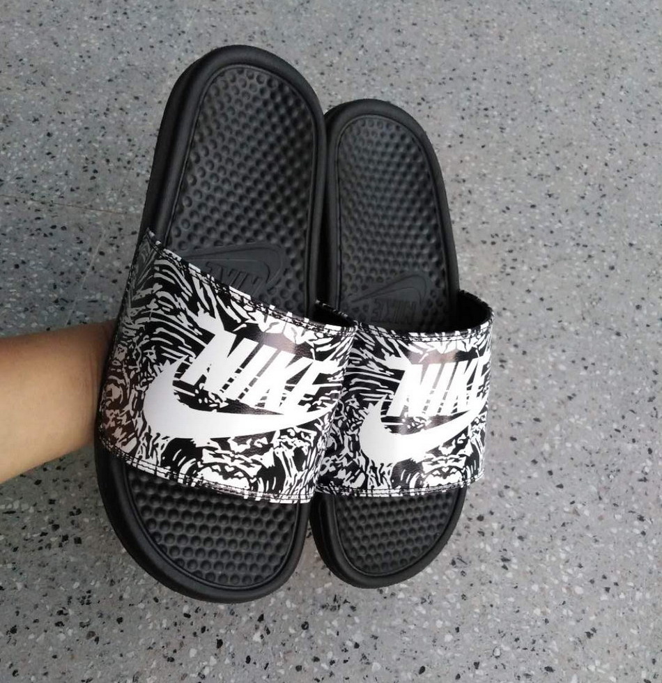 Nike Benassi Slippers