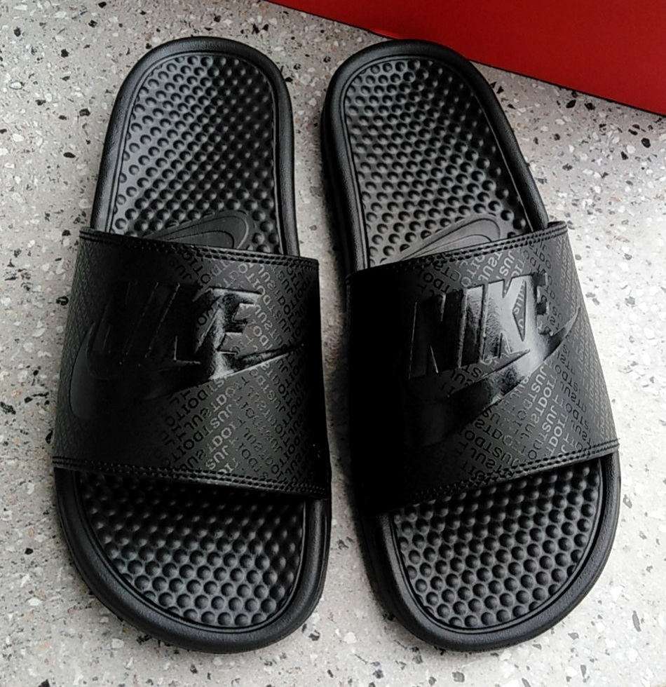 Nike Benassi Slippers