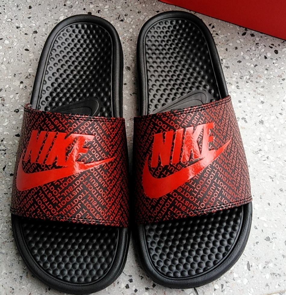 Nike Benassi Slippers