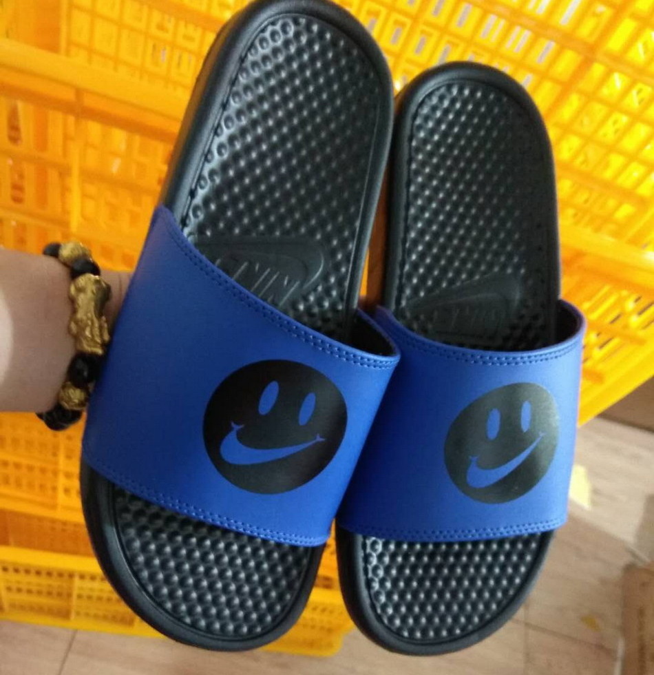 Nike Benassi Slippers