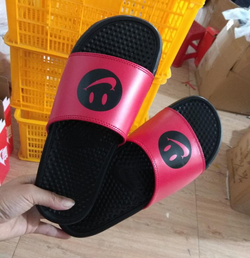 Nike Benassi Slippers