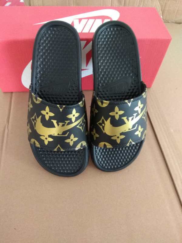 Nike Benassi Slippers
