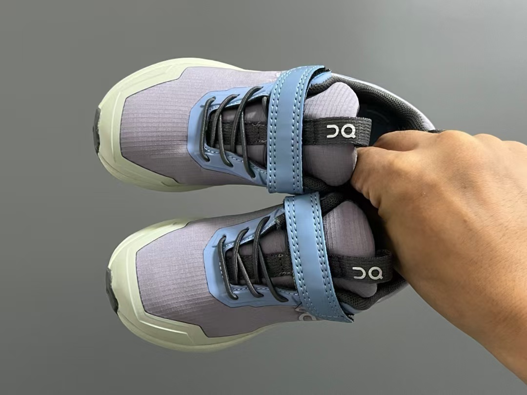 On Cloudhero Waterproof Kids (yangH)