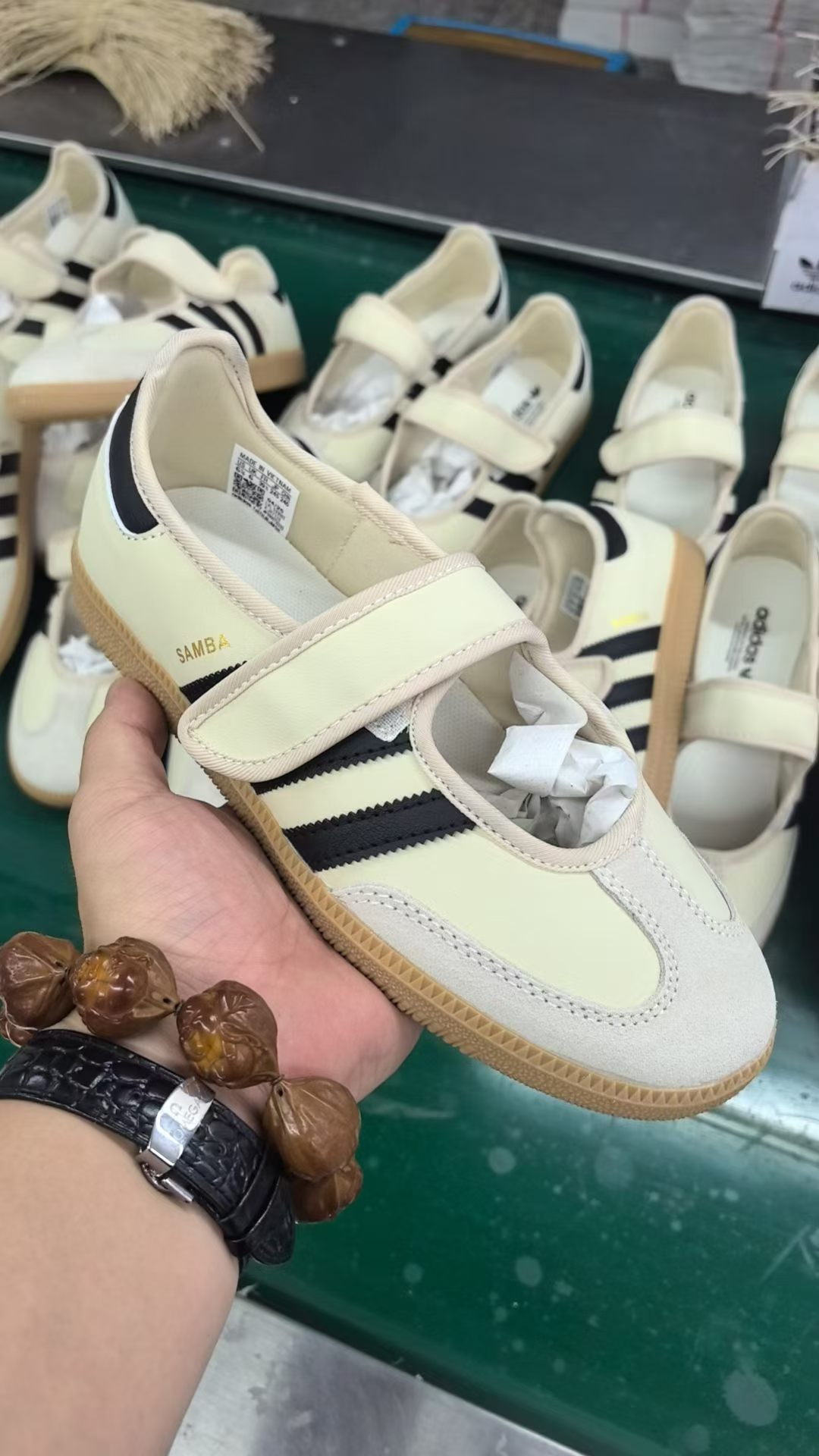 Adidas Samba Jane（G48)