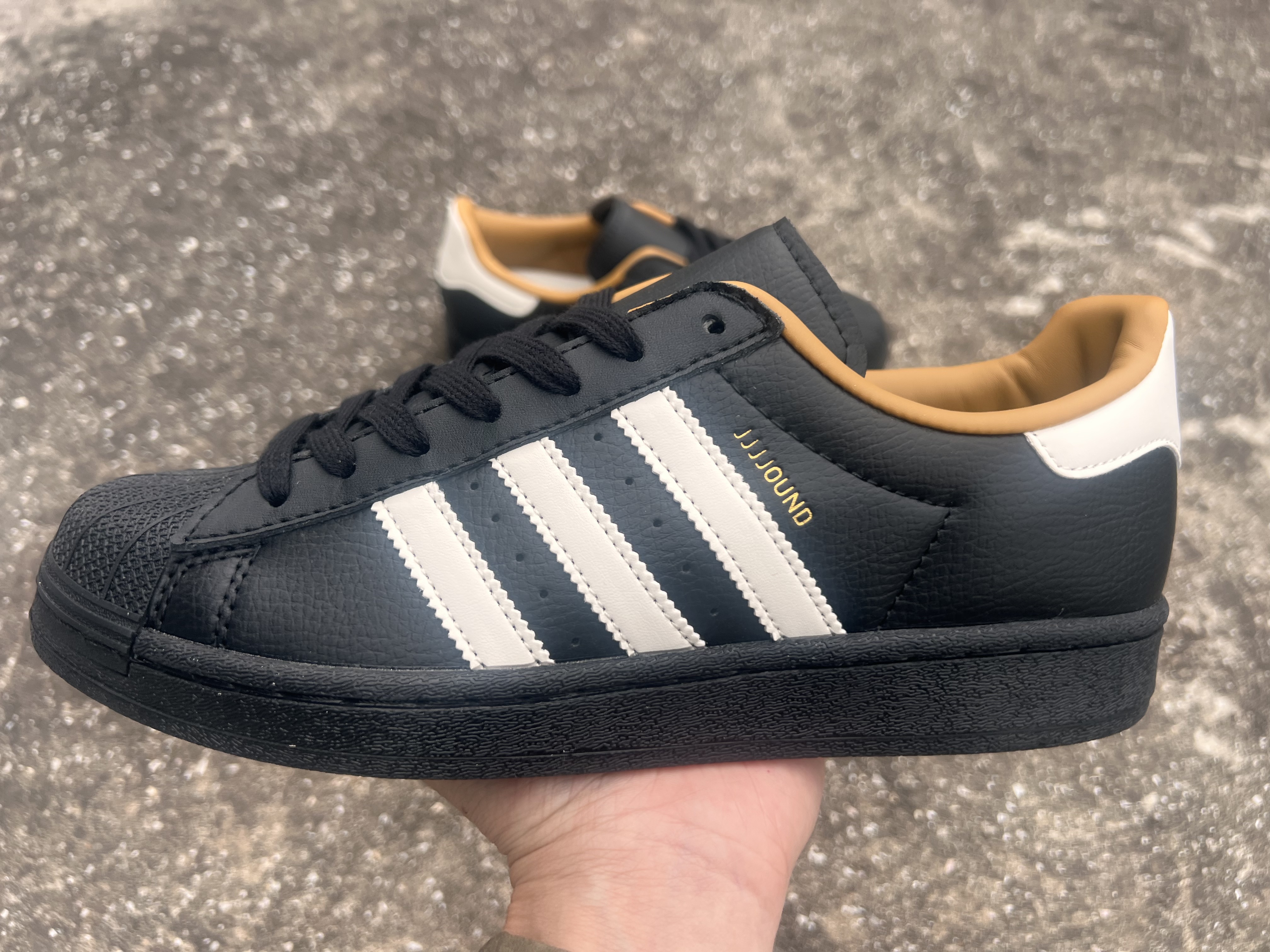 Adidas Superstar（J-90）