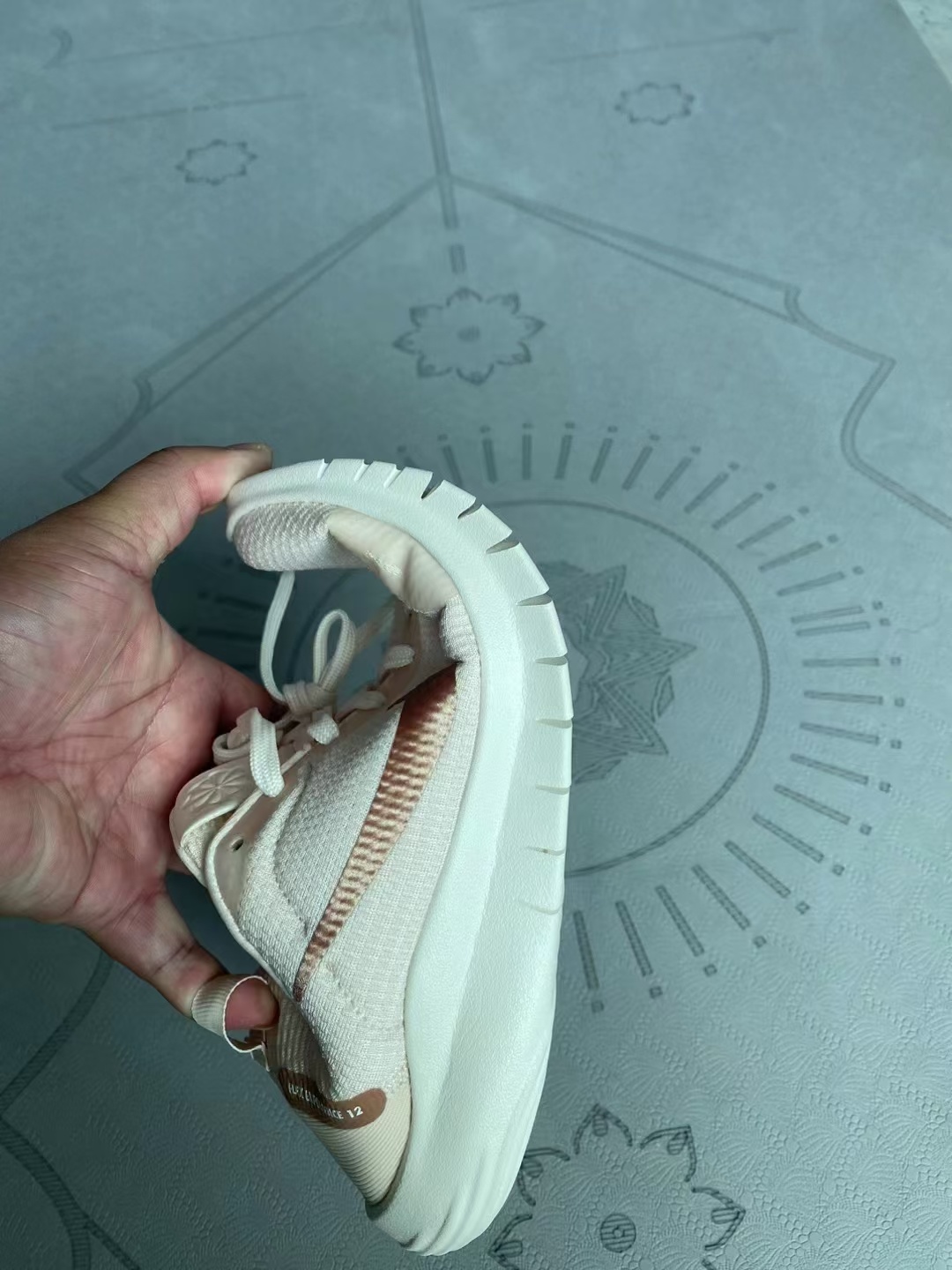 Nike Flex Experience RN 12（D4）