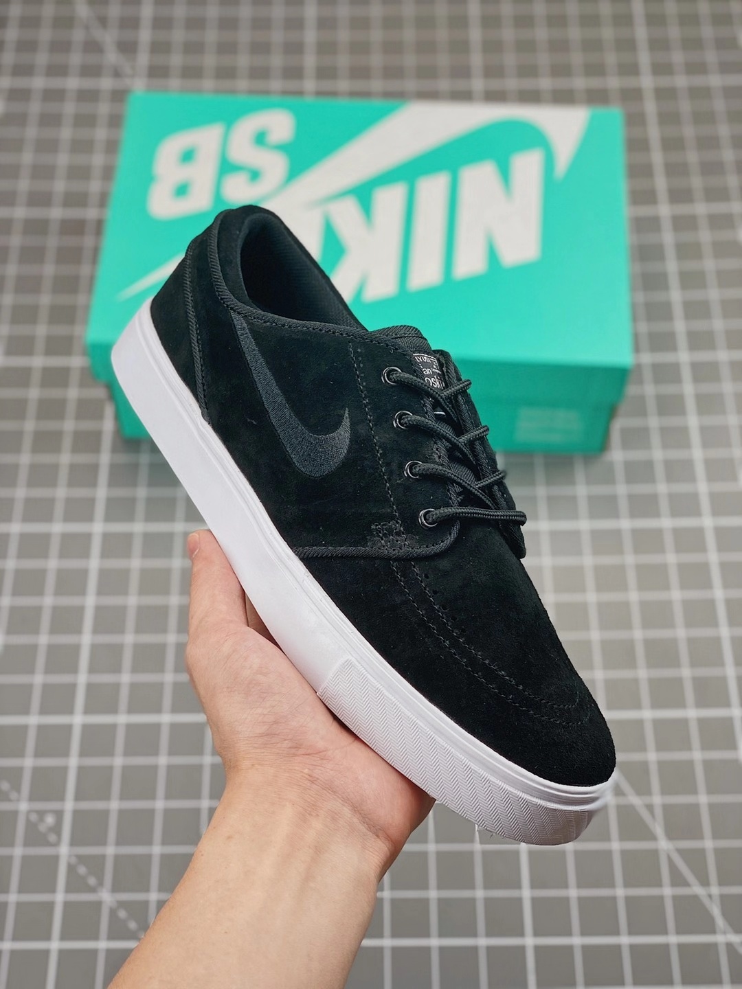 Nike Zoom Stefen Janoski（J-3）