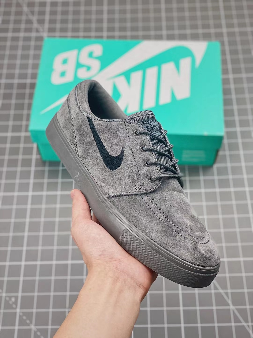 Nike Zoom Stefen Janoski（J-3）