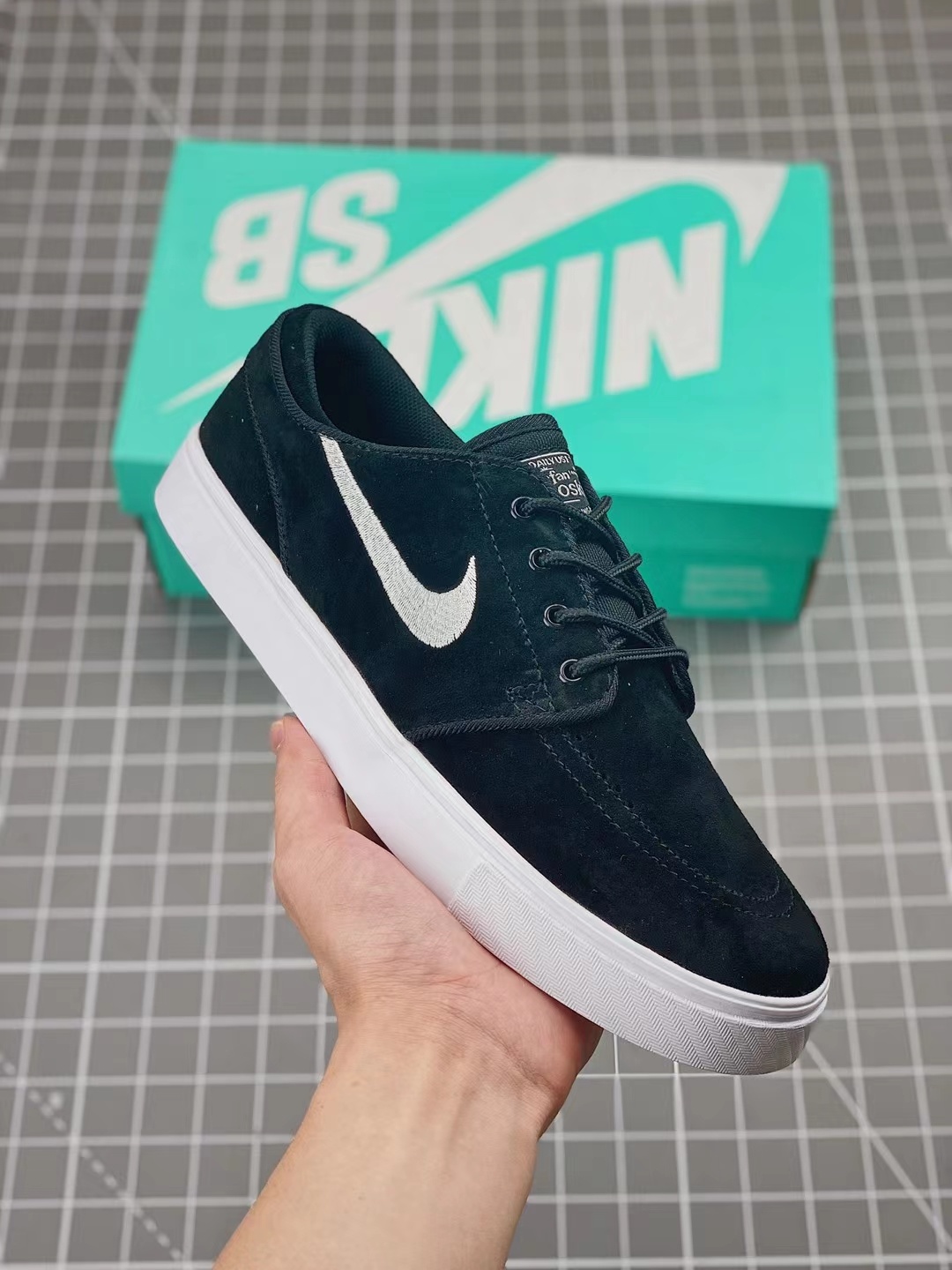 Nike Zoom Stefen Janoski（J-3）