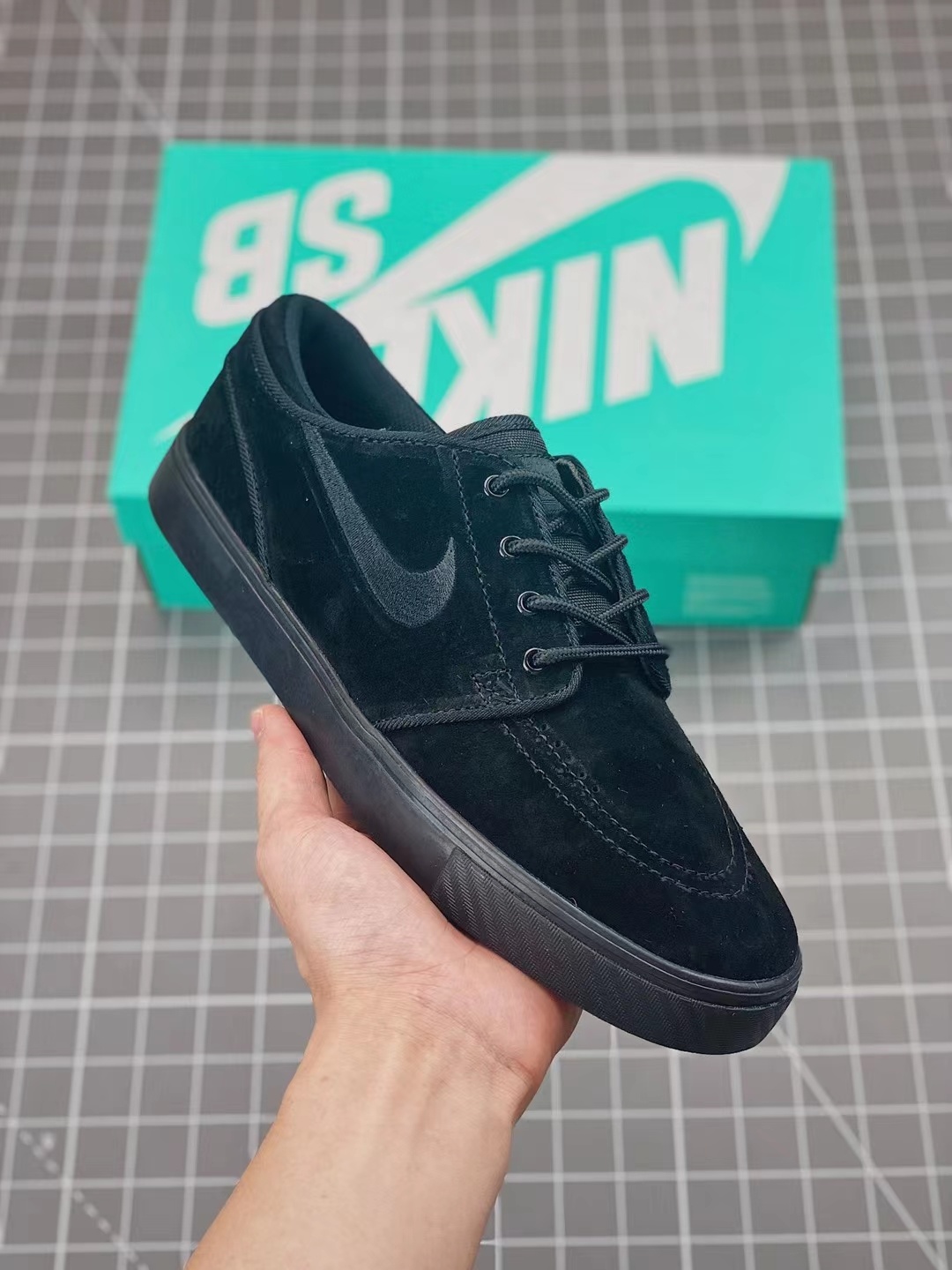 Nike Zoom Stefen Janoski（J-3）