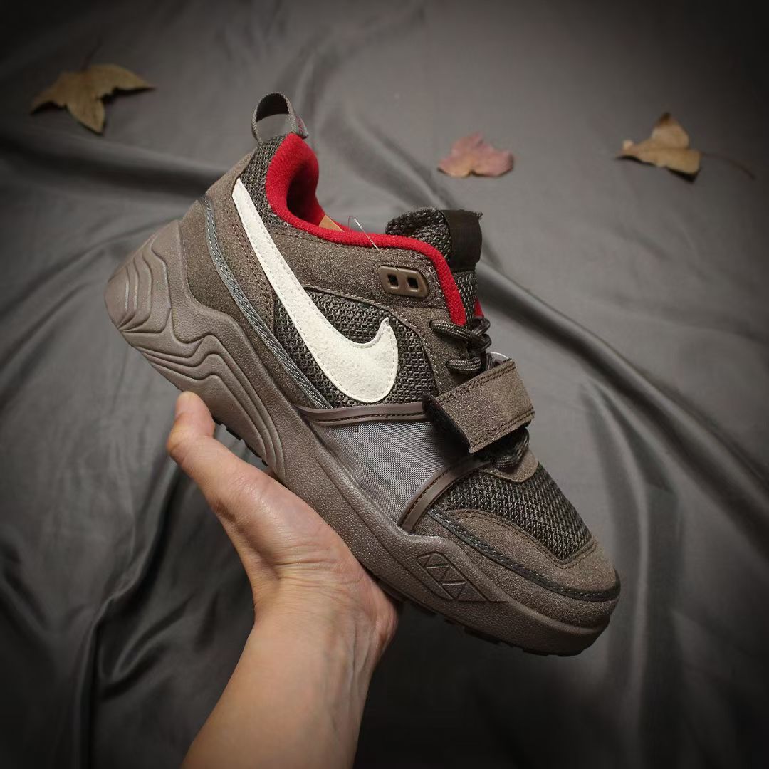 Travis Scott x Nike Zoom Field Jaxx（D42）