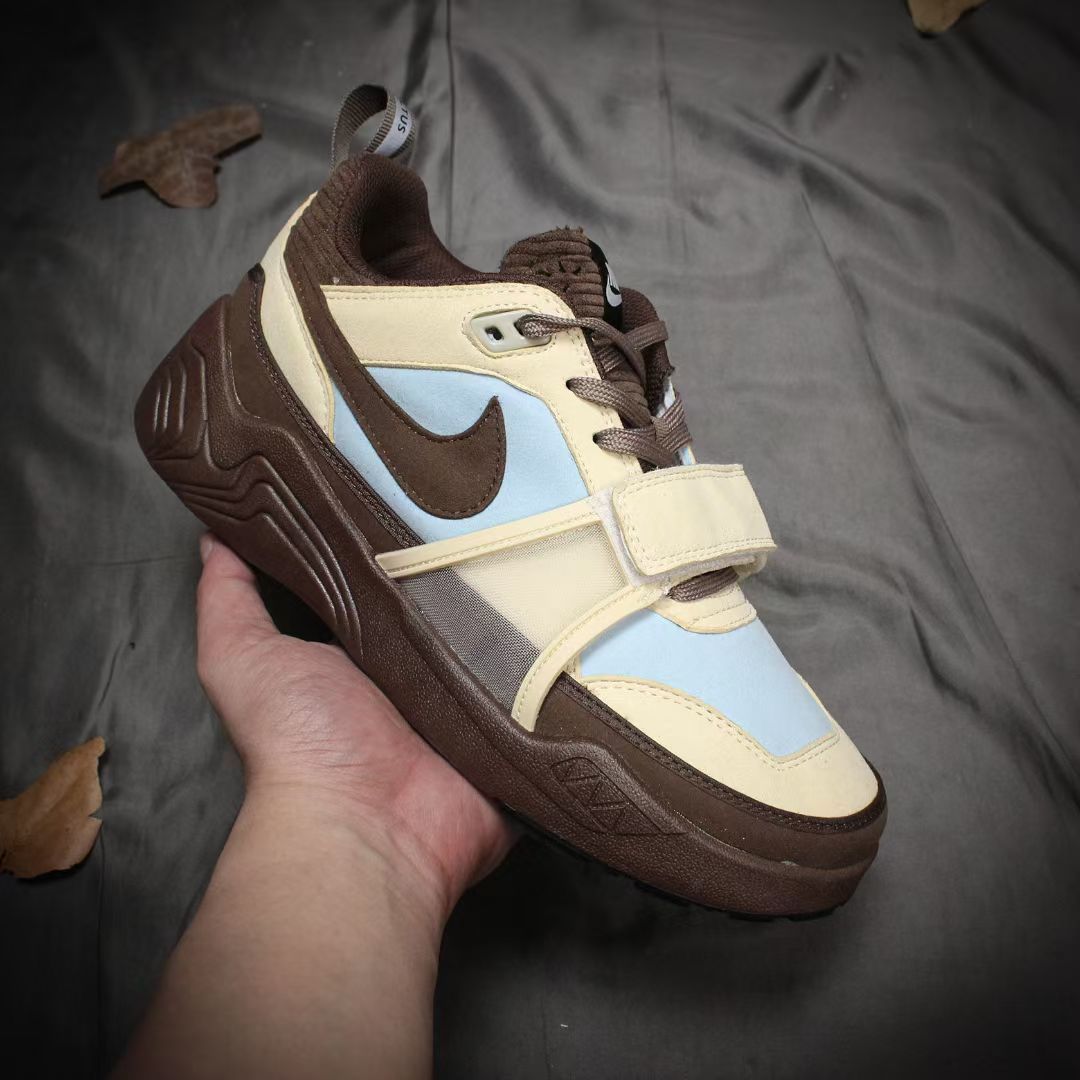 Travis Scott x Nike Zoom Field Jaxx（D42）