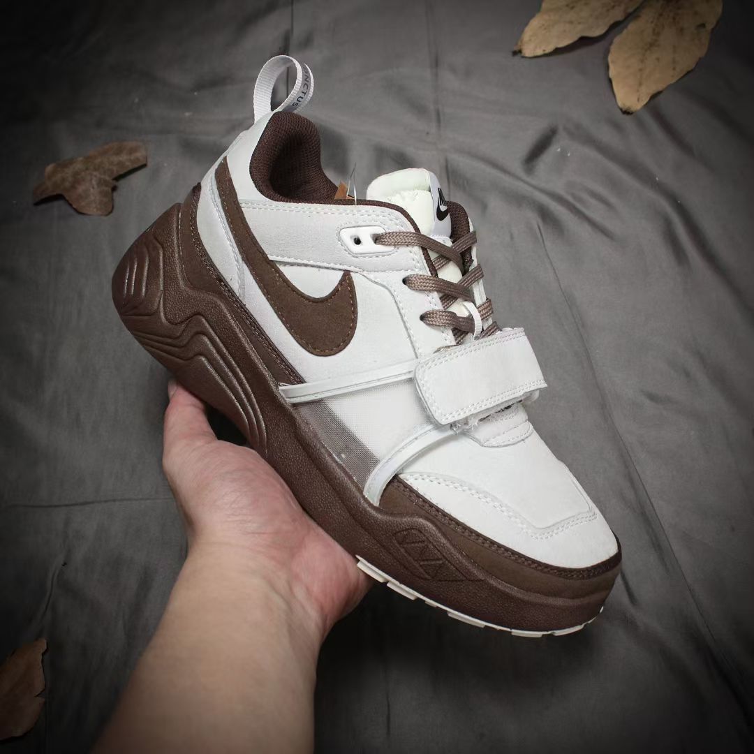 Travis Scott x Nike Zoom Field Jaxx（D42）
