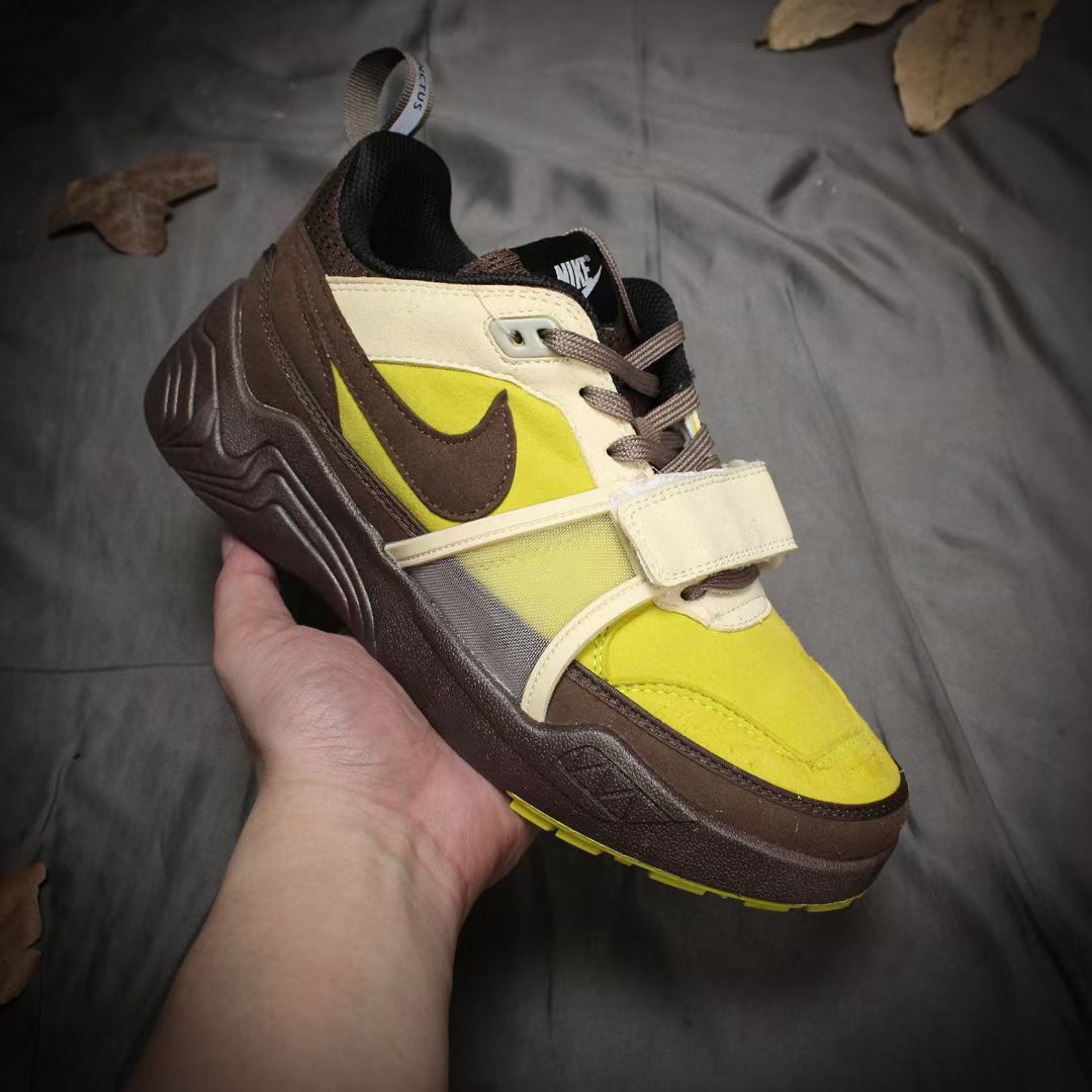 Travis Scott x Nike Zoom Field Jaxx（D42）