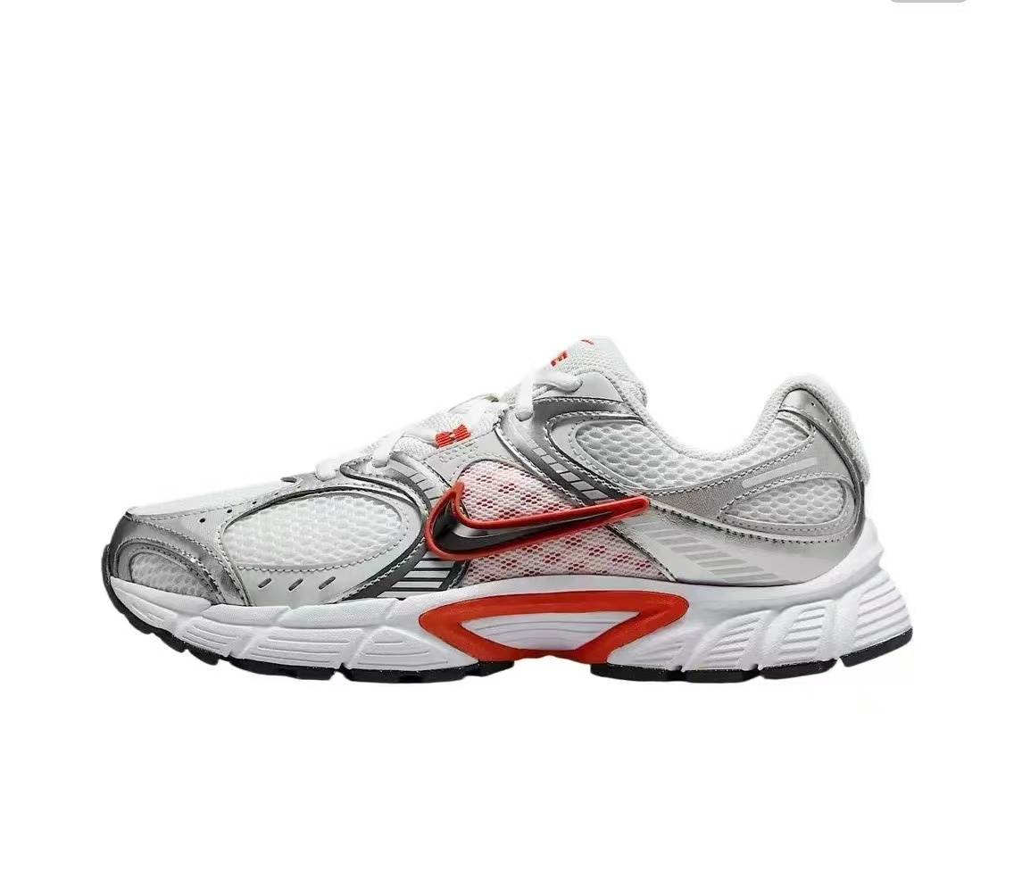 Nike Vomero 5 Runner（ 113  H-83 H-66 G43 D4）