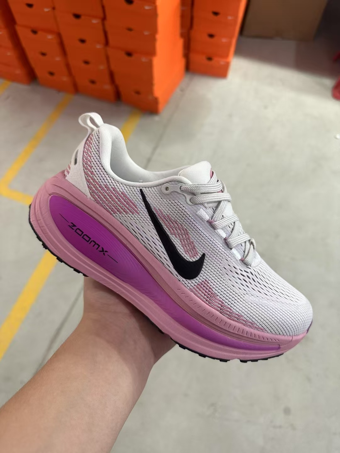 Nike Vomero V18 #华D