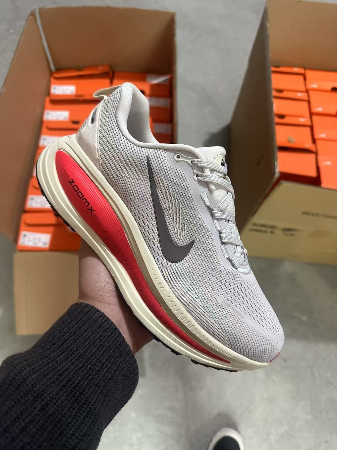 Nike Vomero V18 #华D