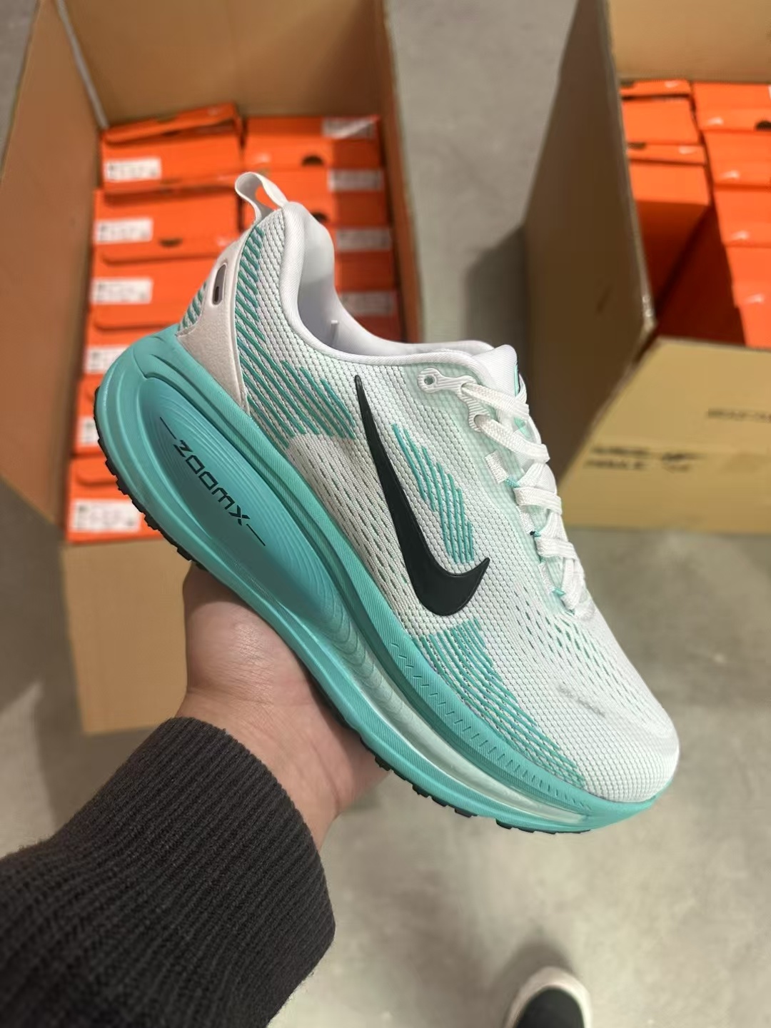 Nike Vomero V18 #华D
