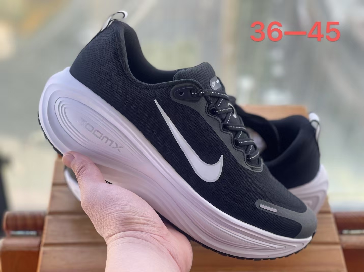 Nike Vomero Plus (H-63)