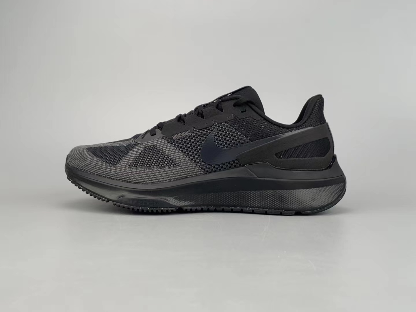 Nike Zoom Structure 25（H-21）