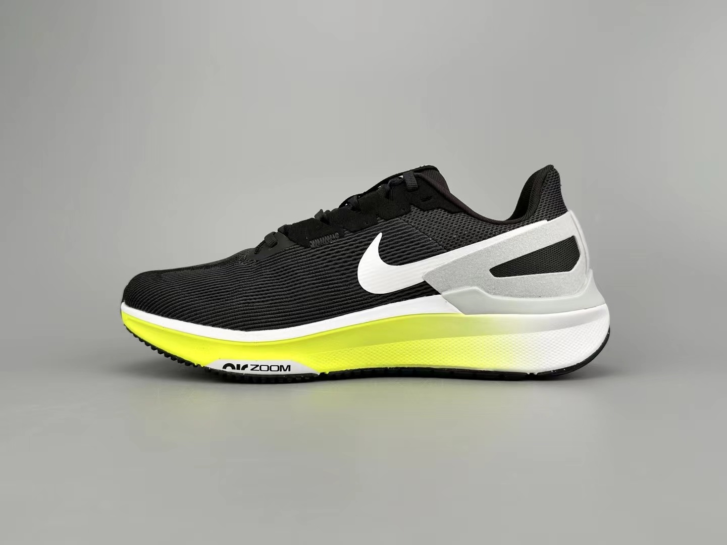 Nike Zoom Structure 25（H-21）