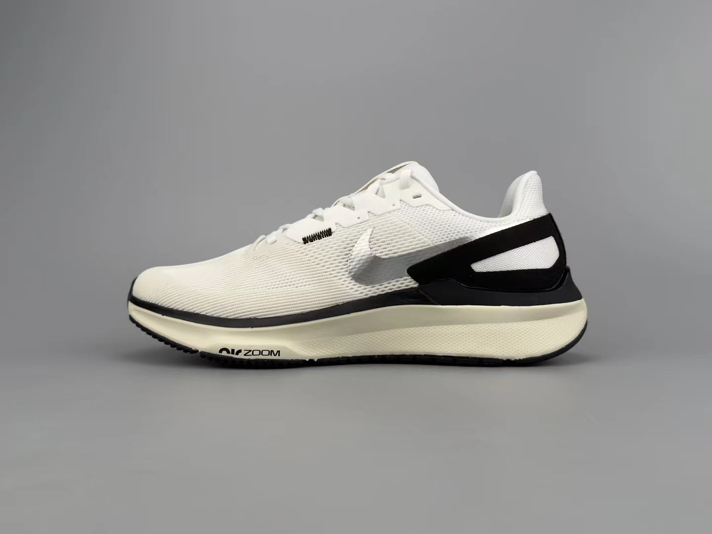 Nike Zoom Structure 25（H-21）