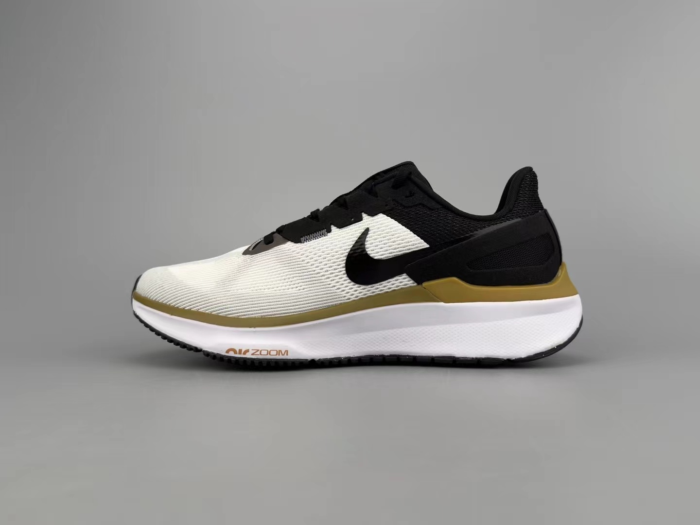 Nike Zoom Structure 25（H-21）