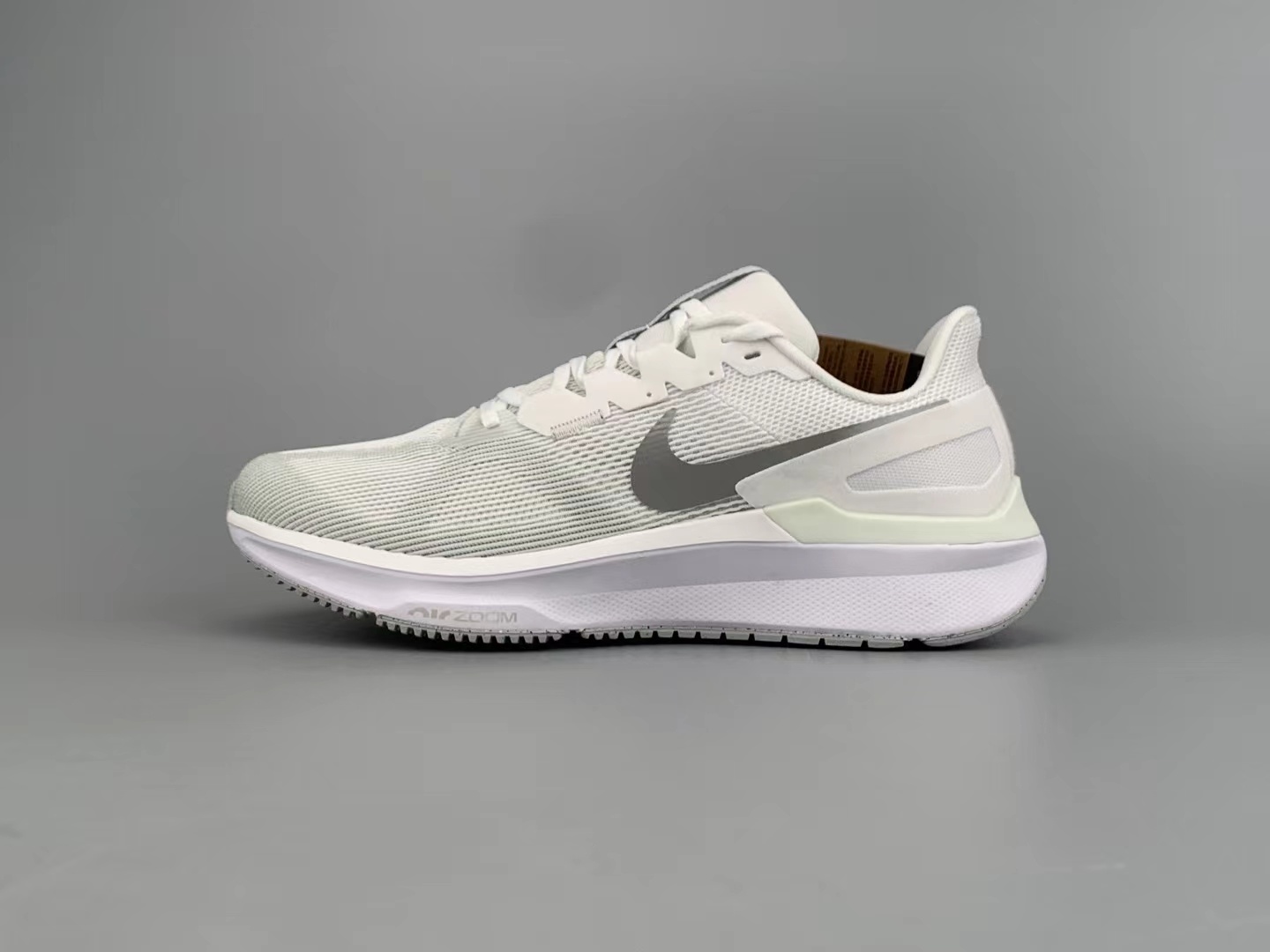 Nike Zoom Structure 25（H-21）