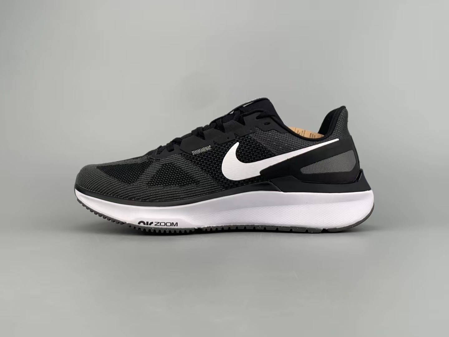 Nike Zoom Structure 25（H-21）