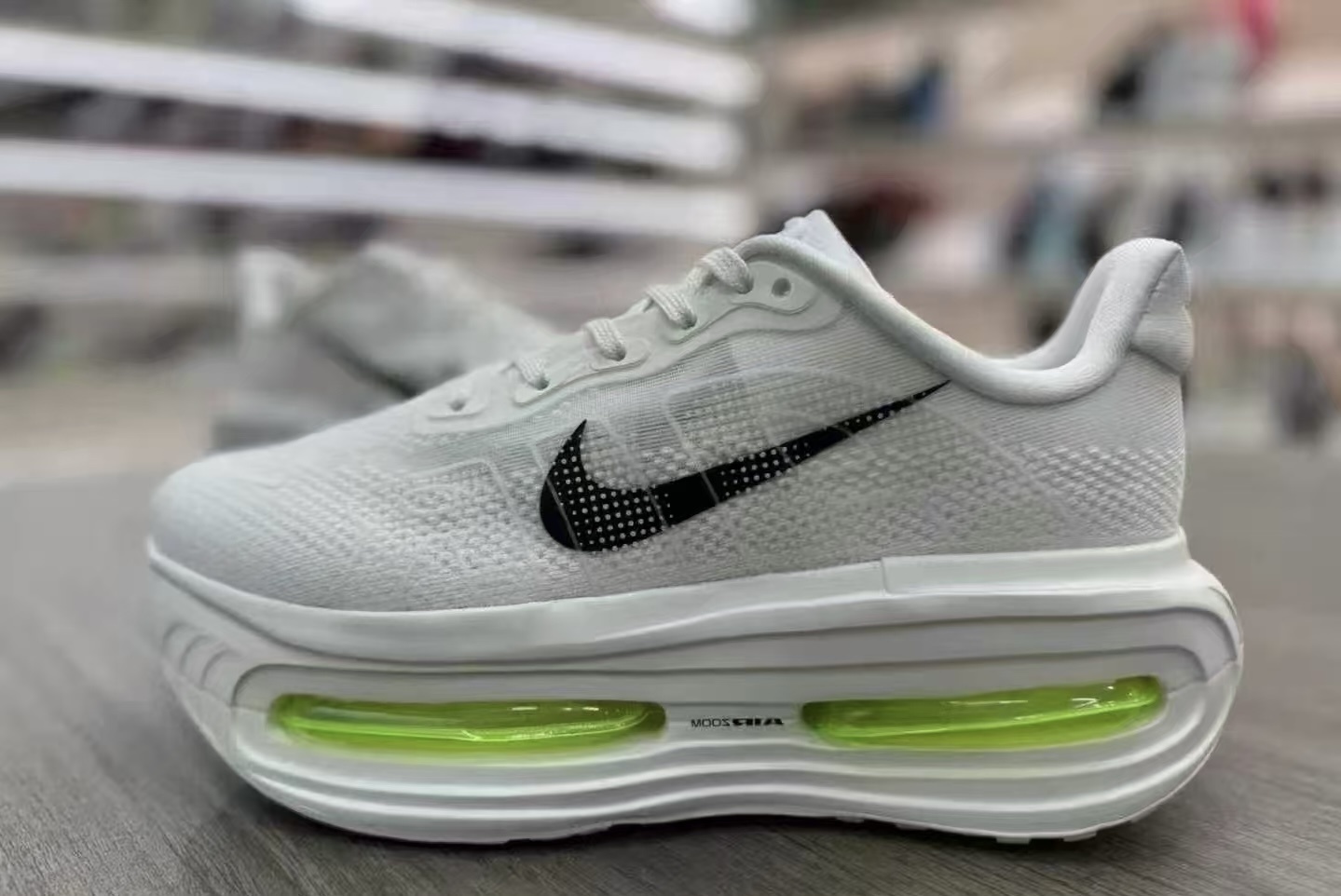 Nike Vomero Premium（H-64）