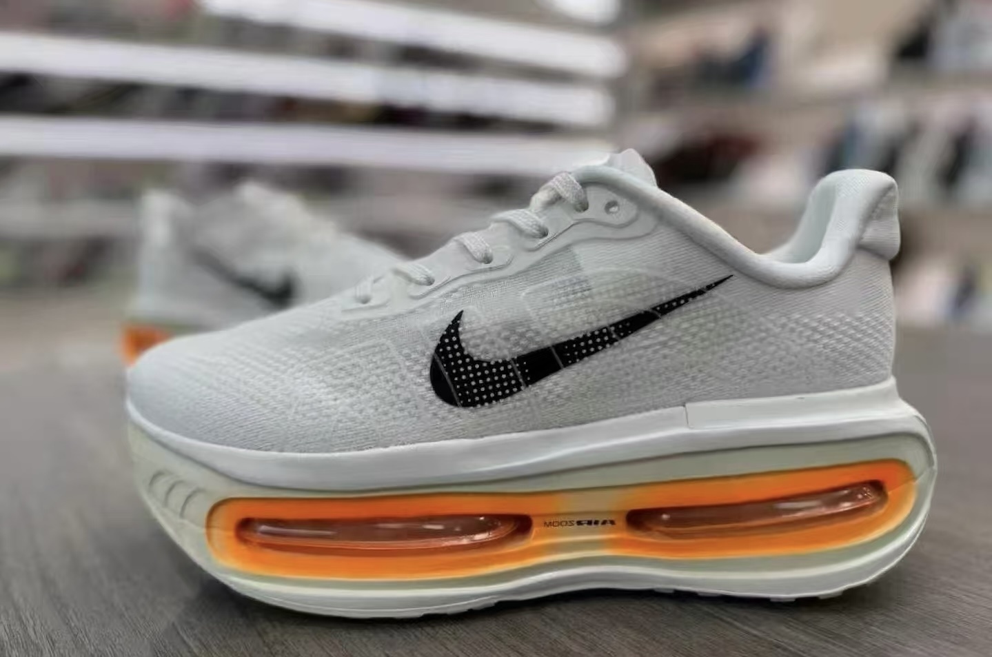 Nike Vomero Premium（H-64）