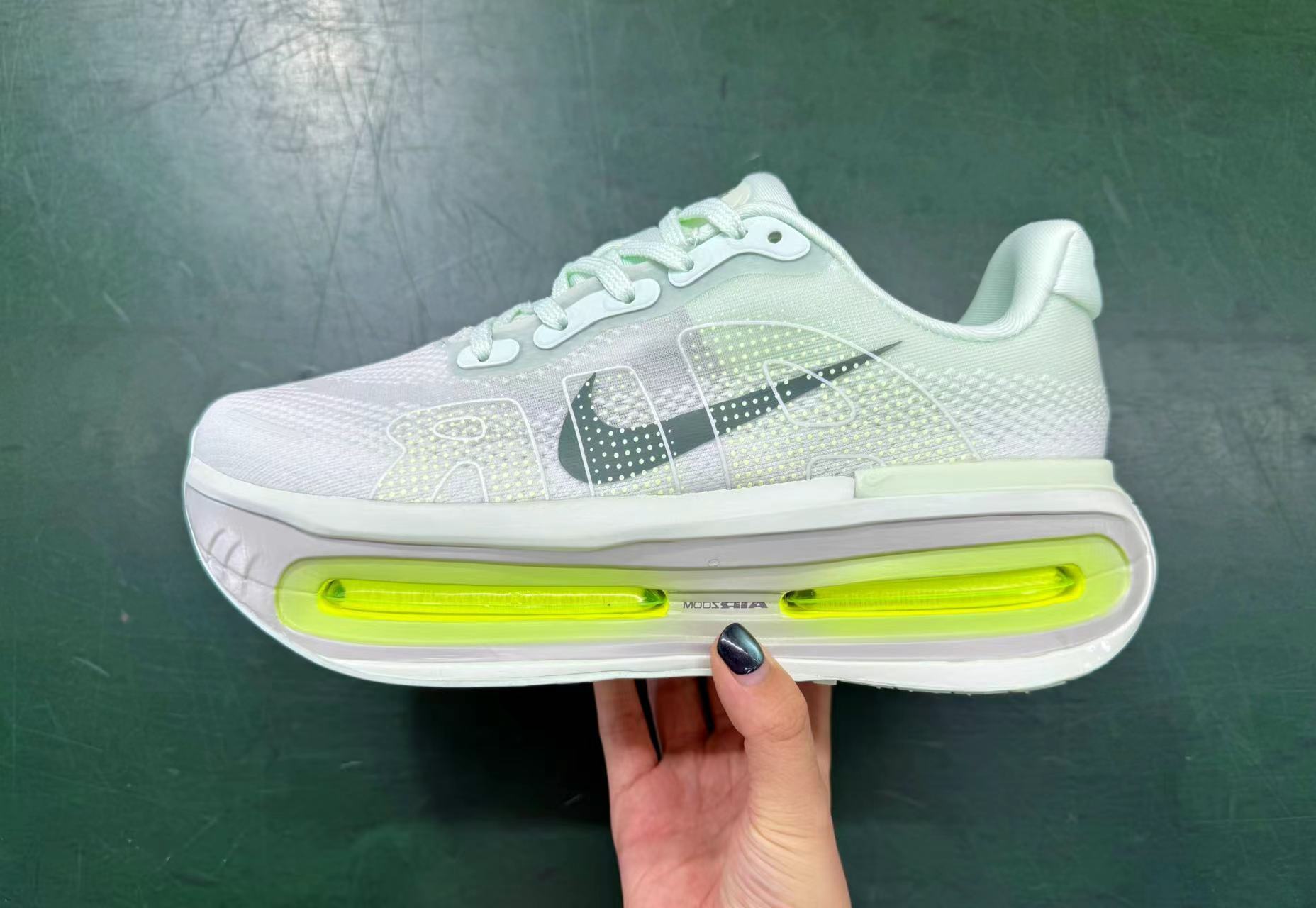 Nike Vomero Premium（H-64）