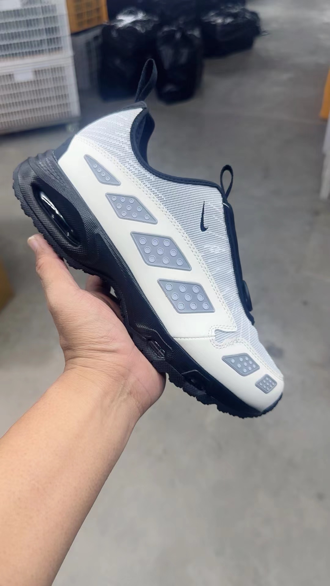 Air Max Sunder（F41 026）